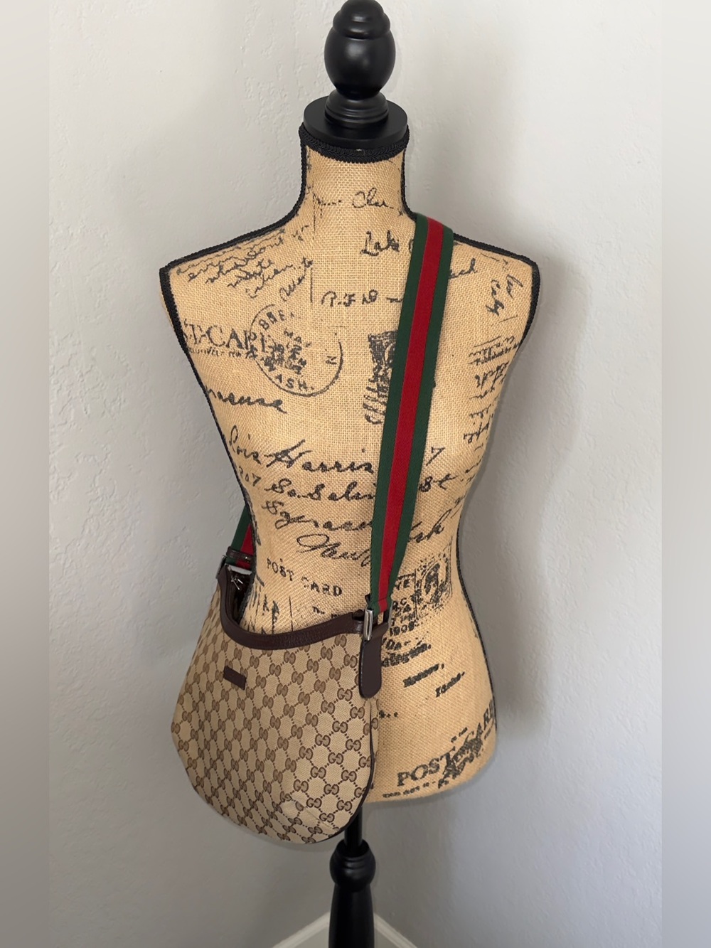 Gucci Beige/Brown Monogram Saddle Bag with Red and Green Web Strap - Picture 13 of 13